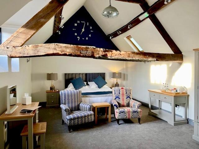 ブロードウェイ ラッセルズ Bed & Breakfast エクステリア 写真